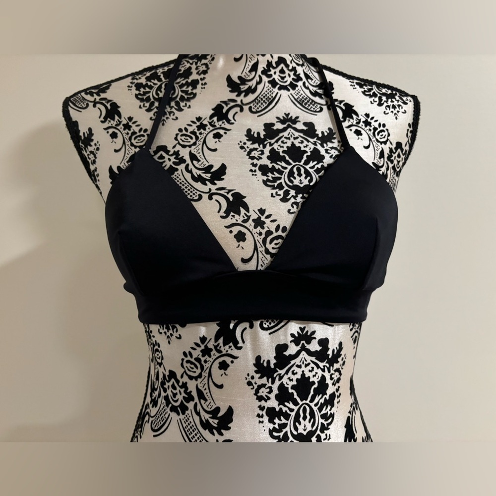 Victoria’s Secret Bathing Suit Top​​​​​​​​​​​​​​​​